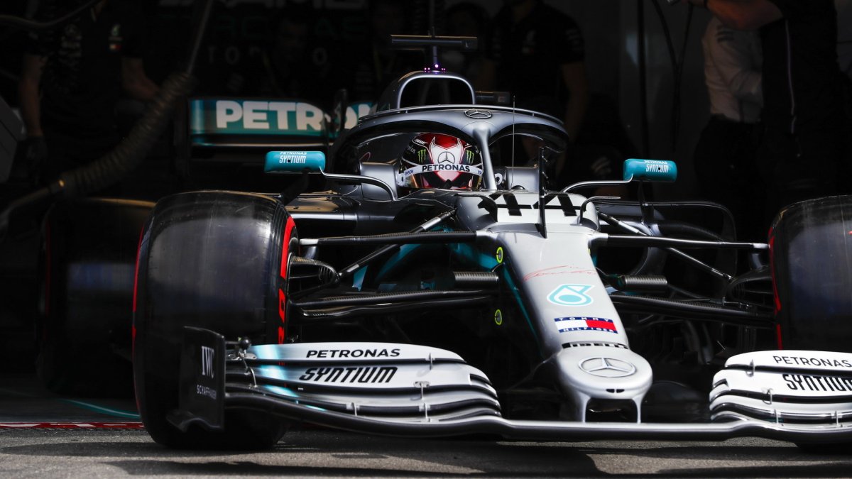 Lewis Hamilton v tréninku ve Francii