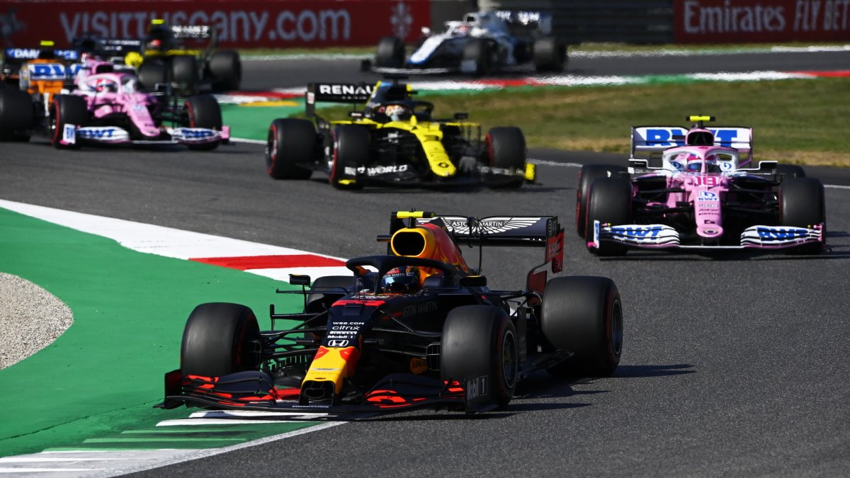Alexander Albon v závodě v Toskánsku