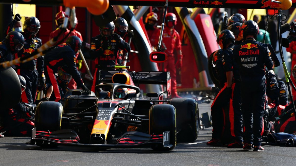 Alexander Albon v závodě v Toskánsku