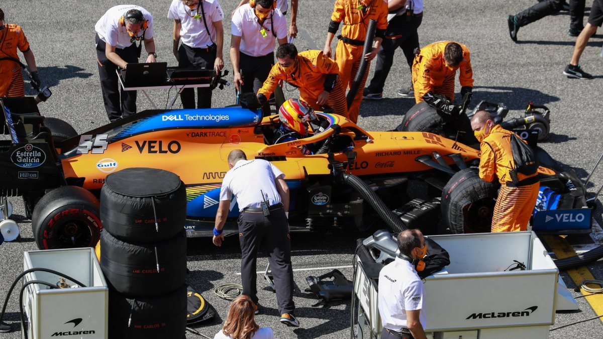 Carlos Sainz před závodem v Toskánsku