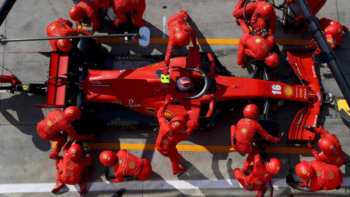 Charles Leclerc v závodě na Monze