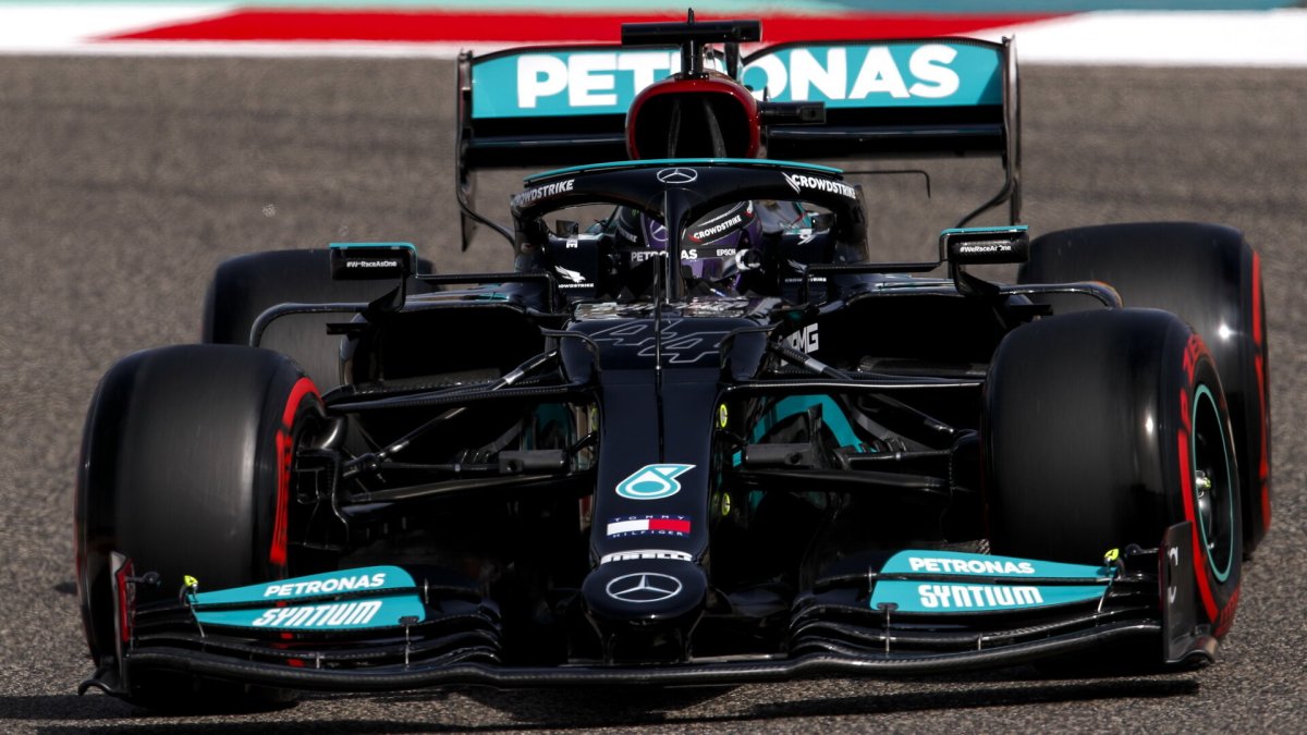 Lewis Hamilton - páteční trénink v Bahrajnu