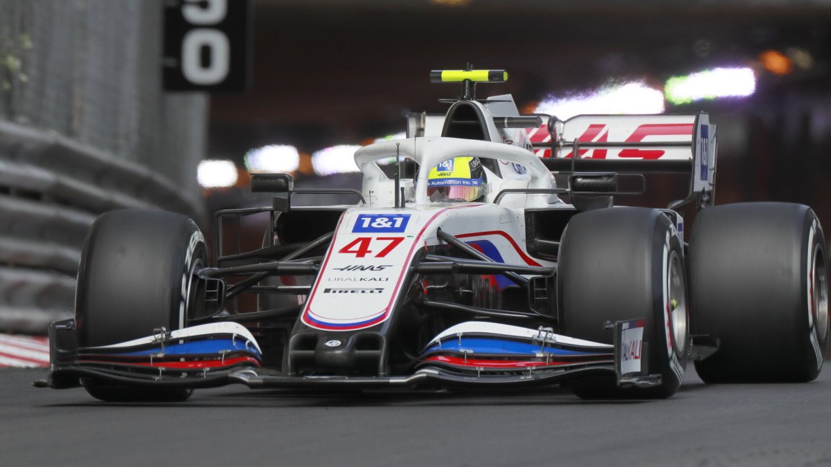 Mick Schumacher v závodě v Monaku