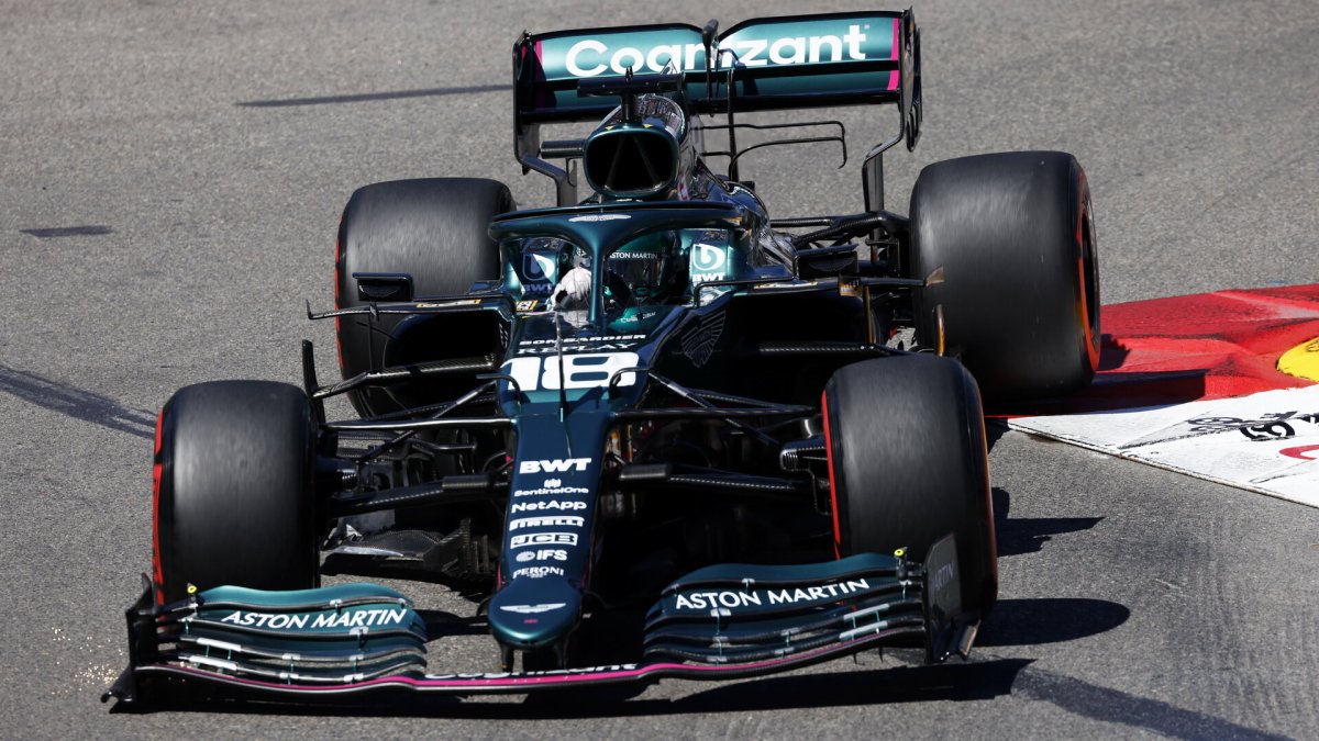 Lance Stroll při čtvrtečním tréninku v ulicích Monaka