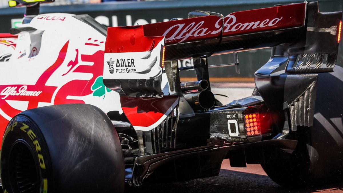 Antonio Giovinazzi při čtvrtečním tréninku v ulicích Monaka