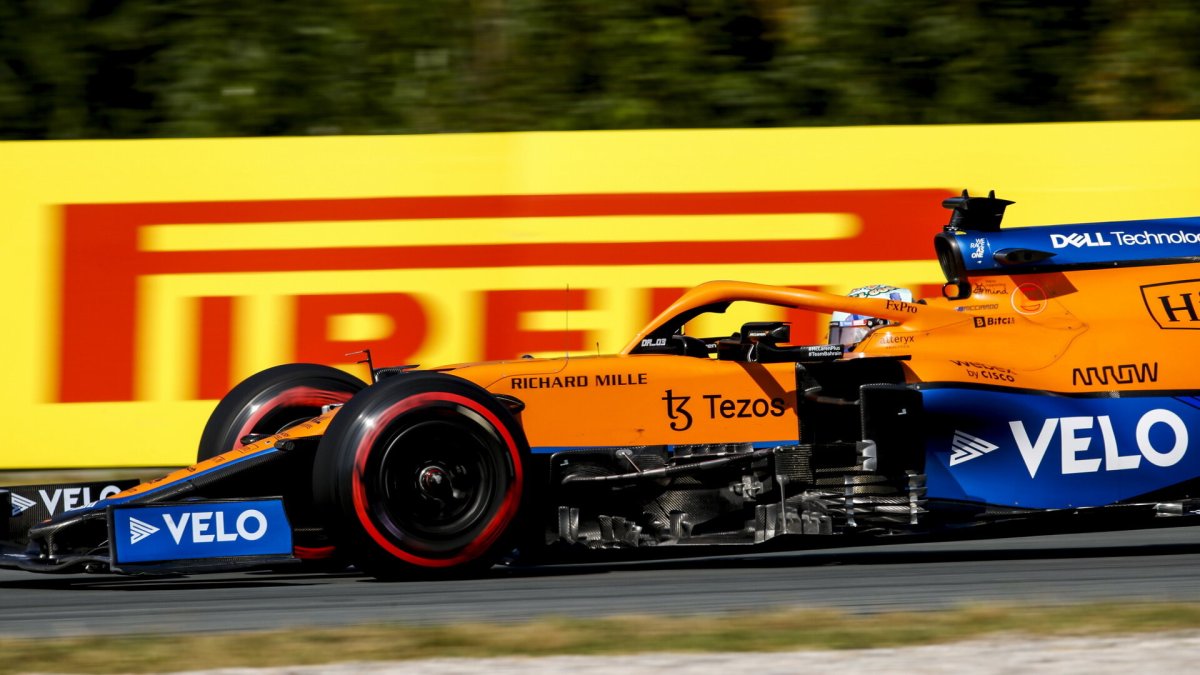 Daniel Ricciardo v závodě v Holandsku
