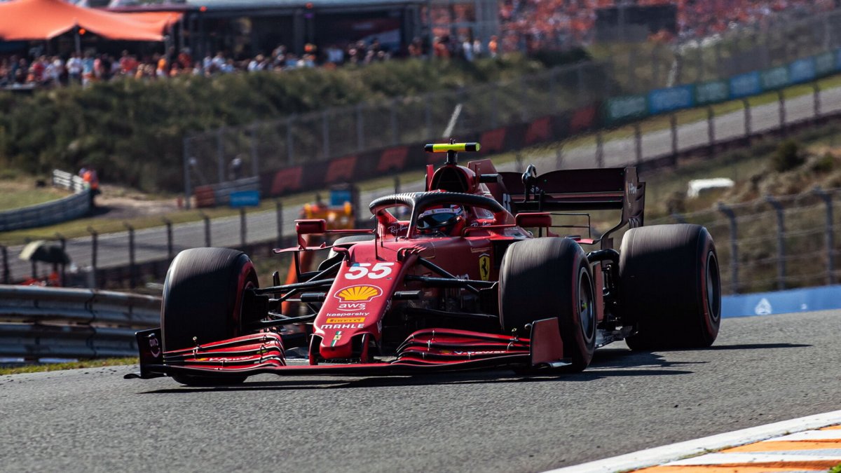 Carlos Sainz v závodě v Holandsku
