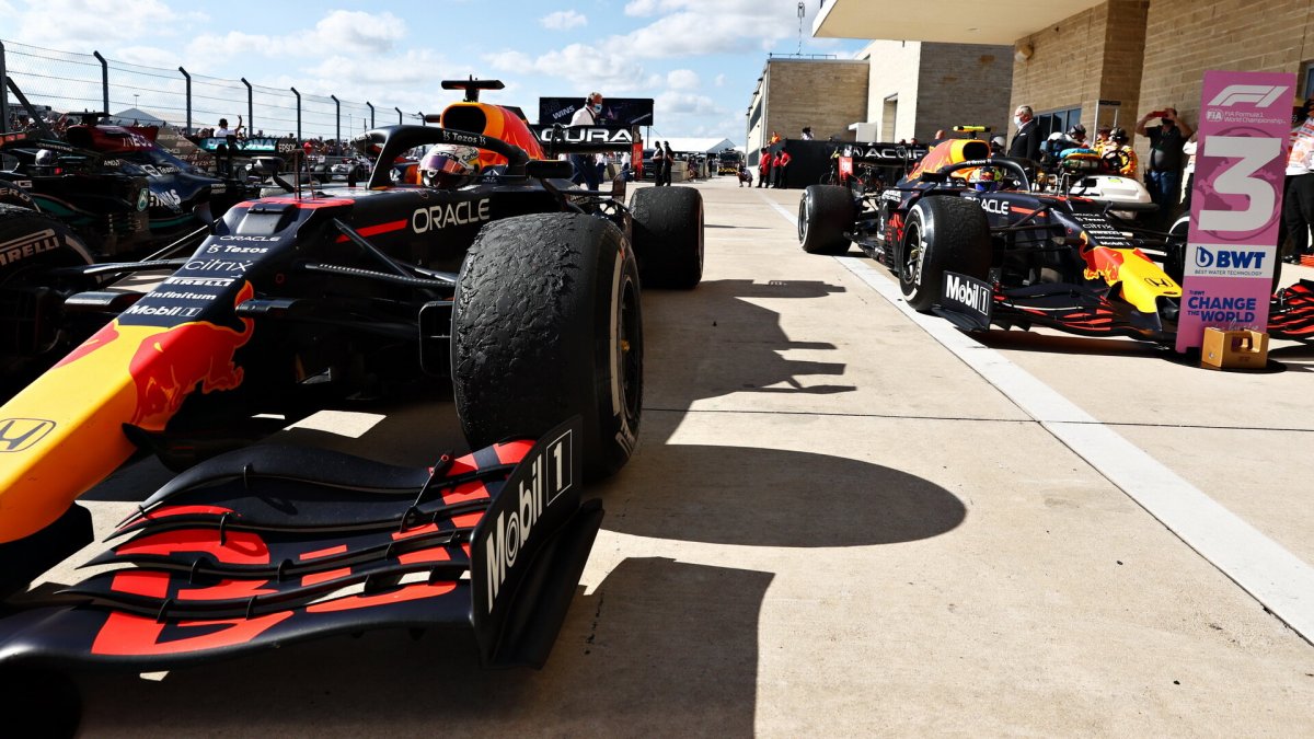 Max Verstappen si dojel pro první místo v závodě v americkém Austinu