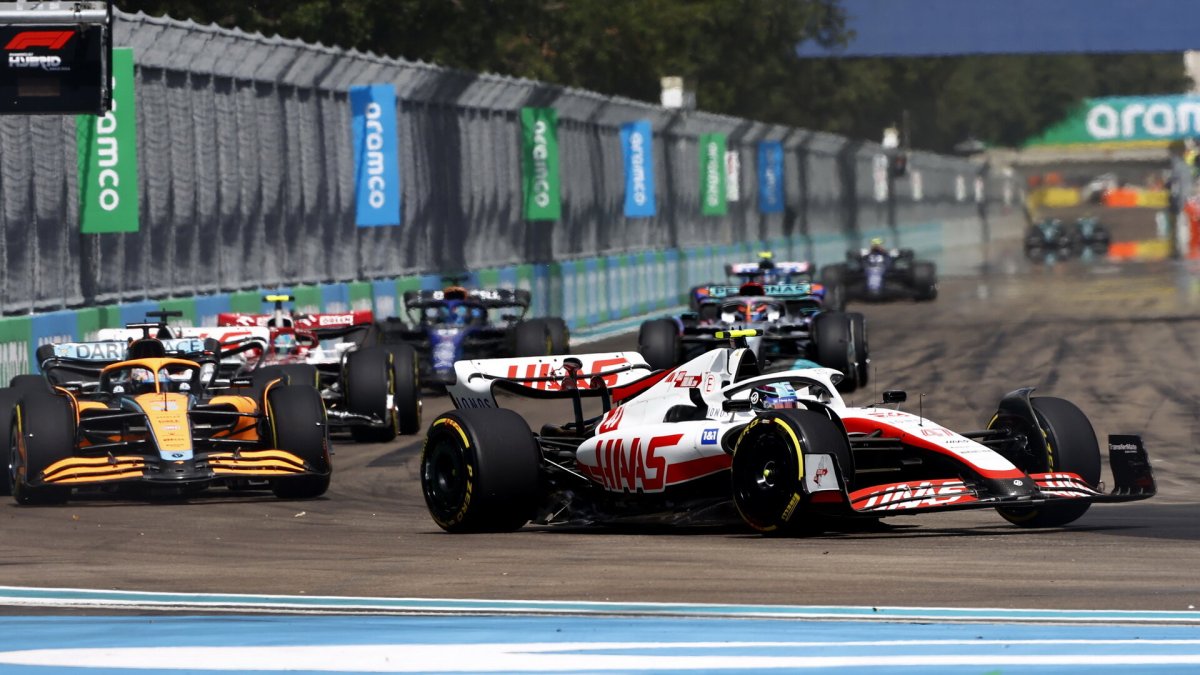 Mick Schumacher v závodě v Miami