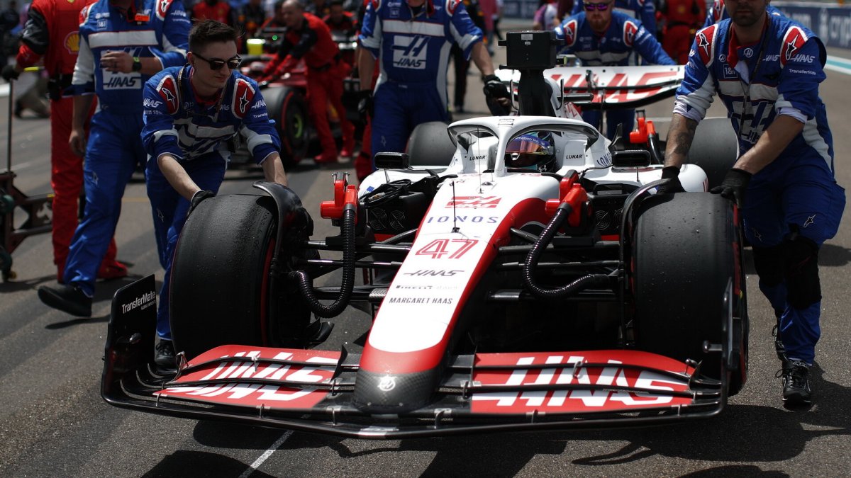 Mick Schumacher před závodem v Miami