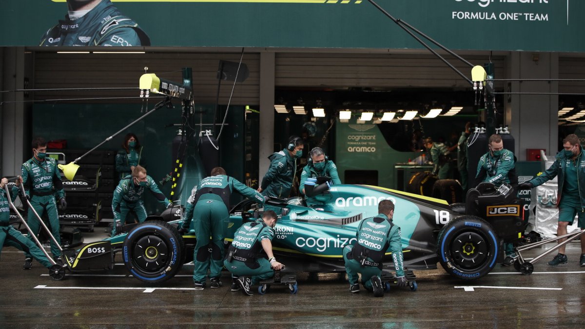 Lance Stroll v deštivém závodě v Japonsku