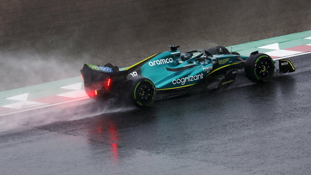 Lance Stroll v deštivém závodě v Japonsku