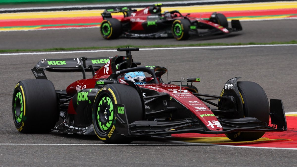 Valtteri Bottas v závodě v Belgii