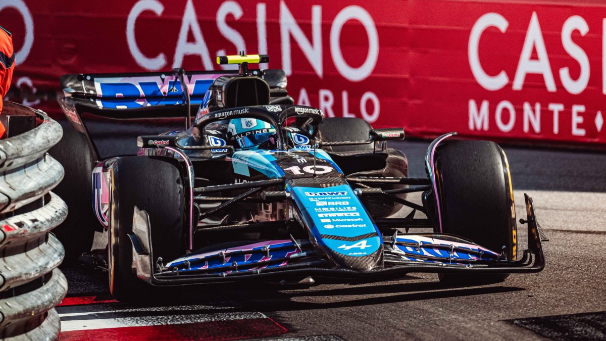 Pierre Gasly v závodě v Monaku