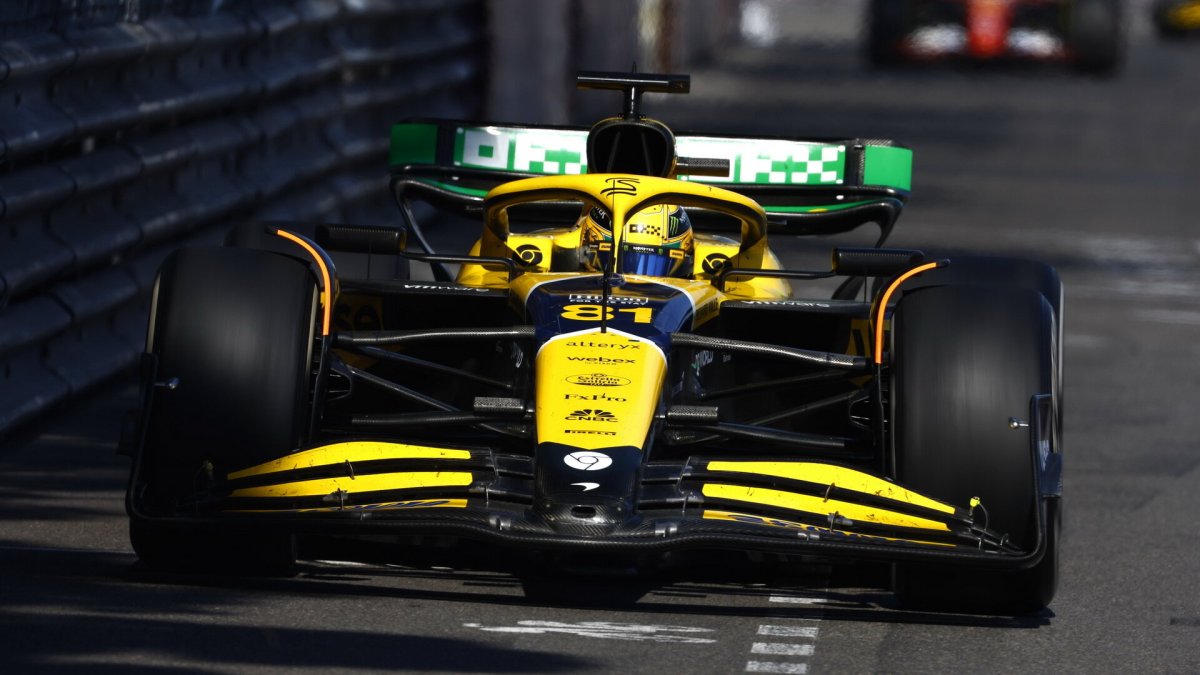 Oscar Piastri v závodě v Monaku