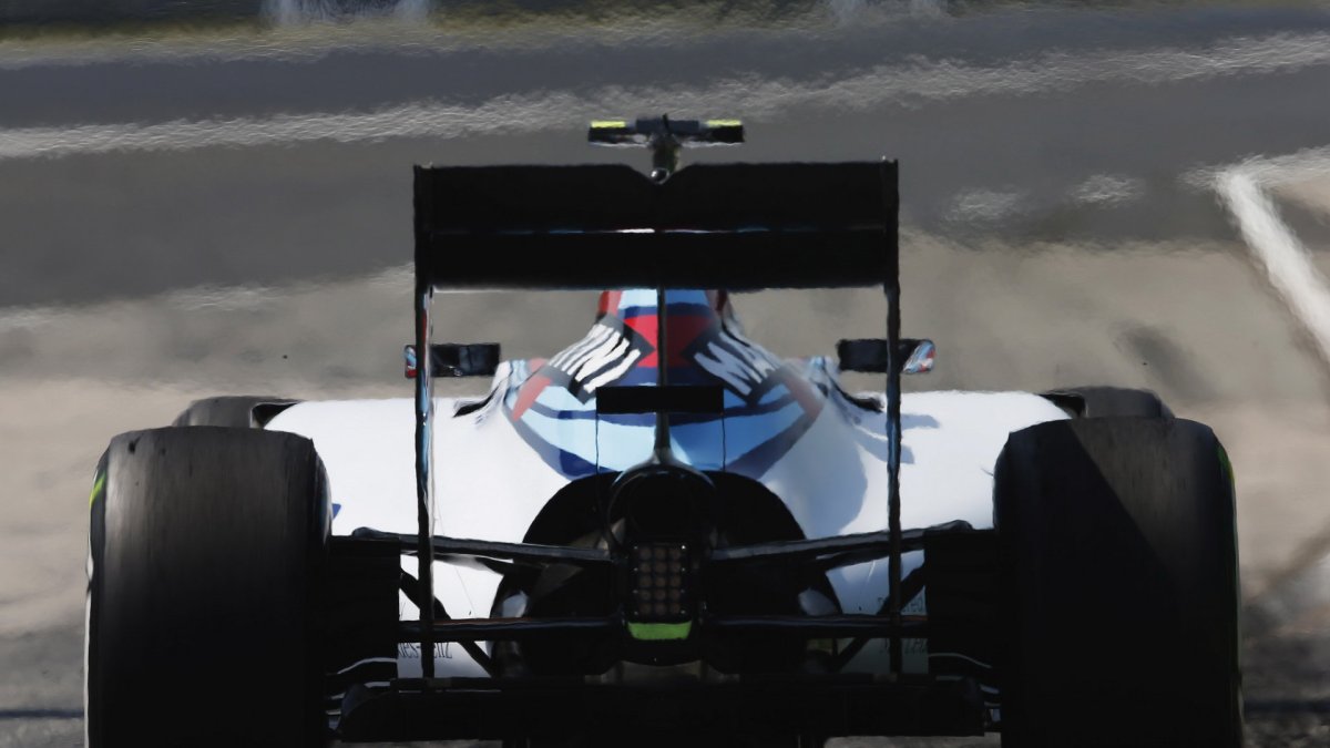Záď Williamsu FW37