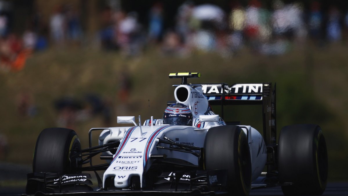 Valtteri Bottas s Williamsem FW37