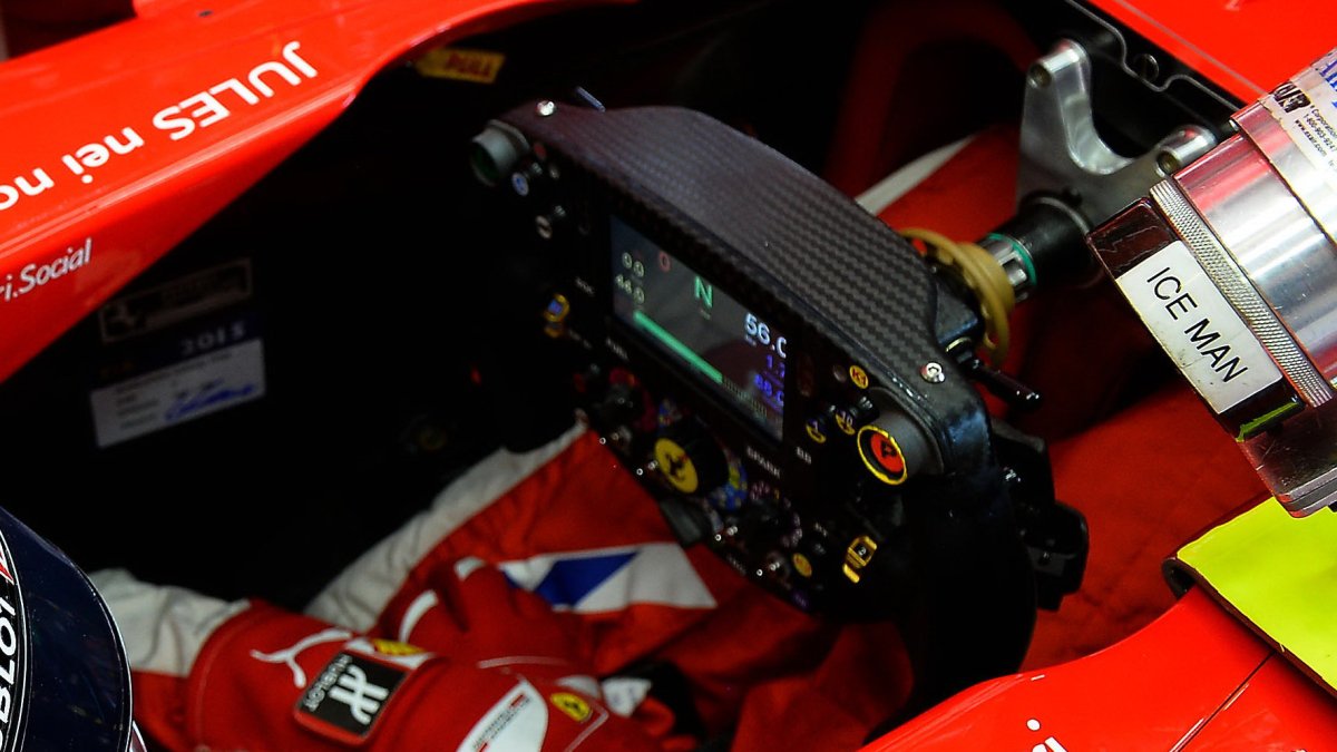 Volant vozu Ferrari SF15-T