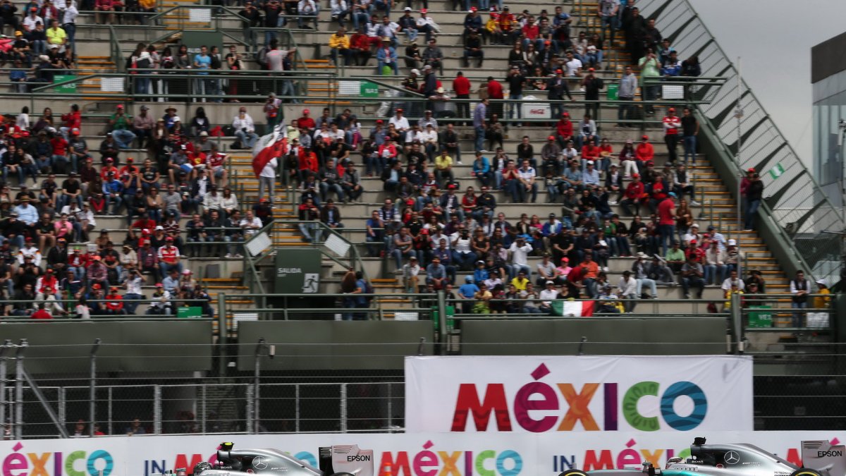 Nico Rosberg a Lewis Hamilton v Mexiku