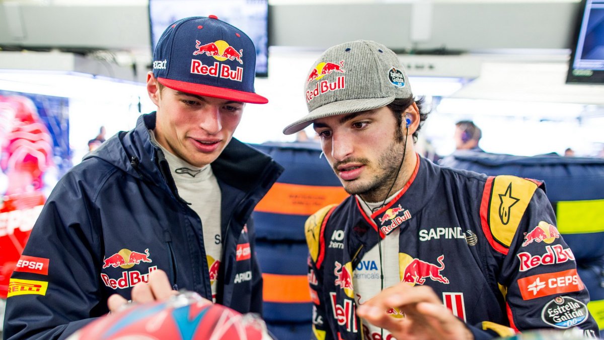 Max Verstappen a Carlos Sainz v Mexiku