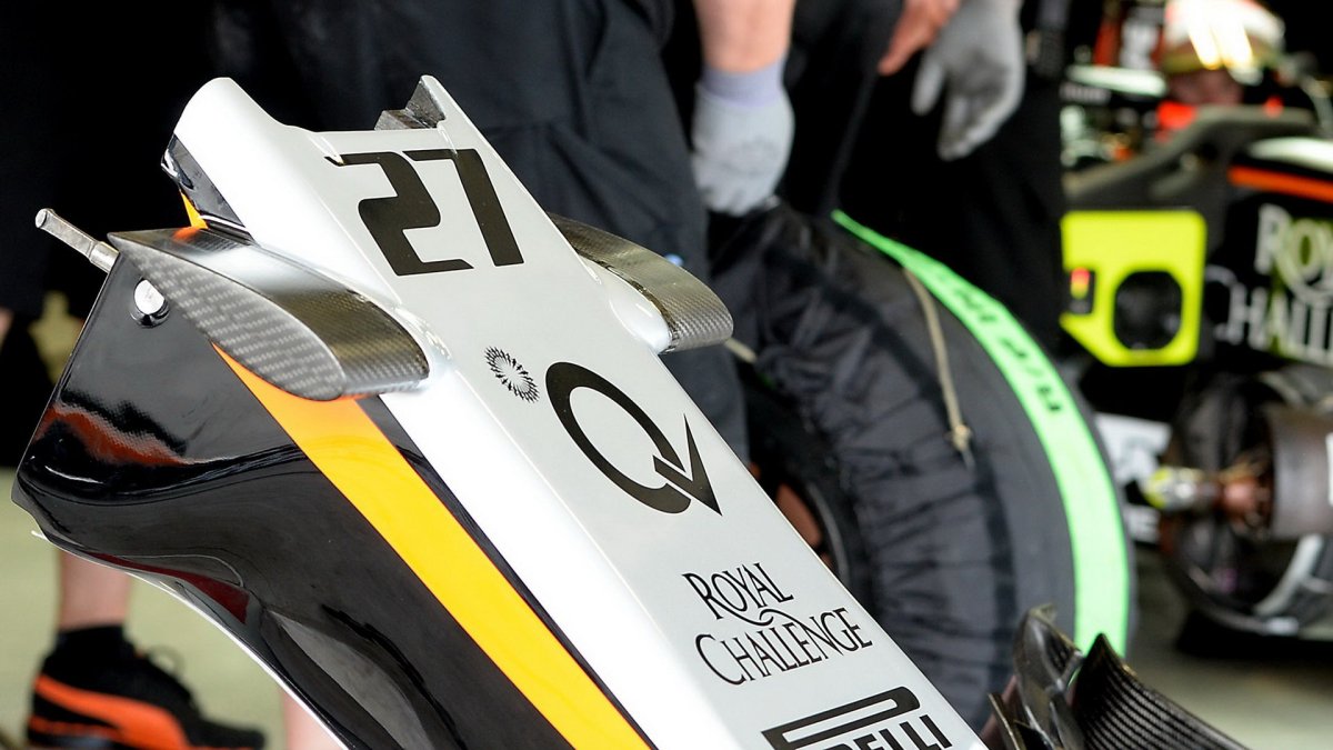 Detail předního křídla vozu Force India VJM08 - Mercedes v Mexiku