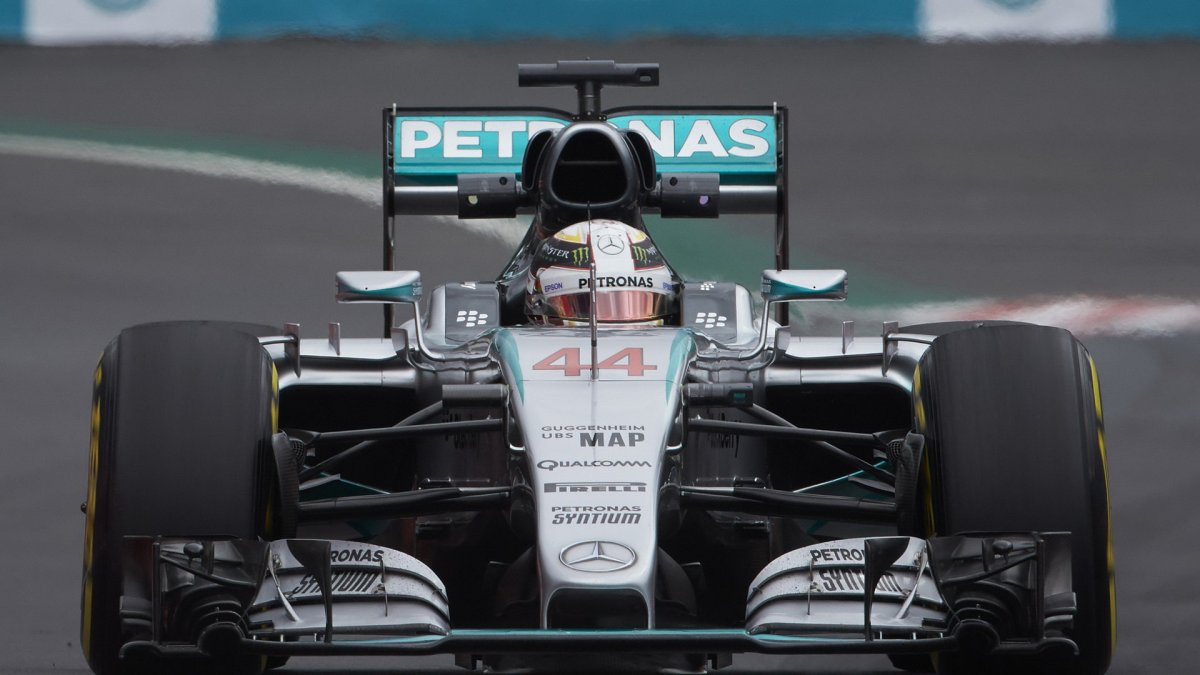 Lewis Hamilton v Mexiku