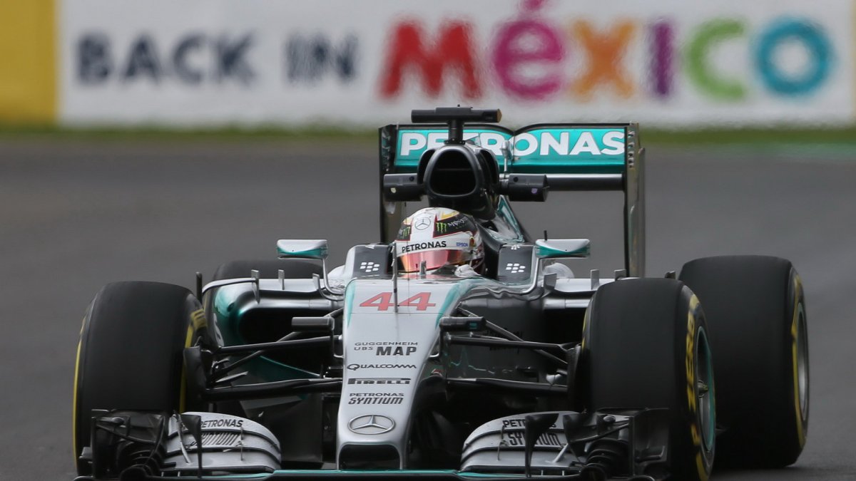 Lewis Hamilton v Mexiku
