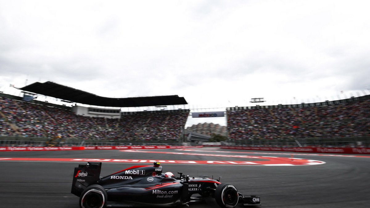 Jenson Buttton v Mexiku