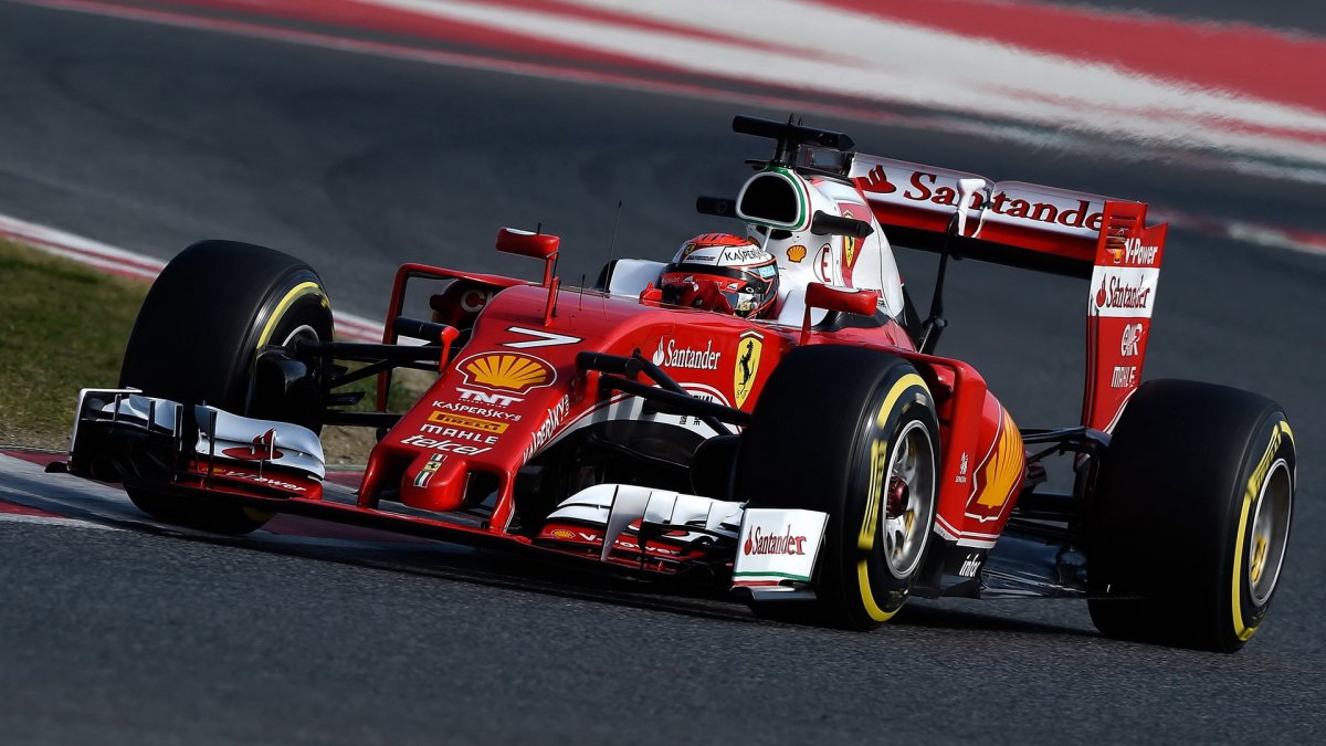 Kimi Räikkönen s novým vozem Ferrari SF16-H