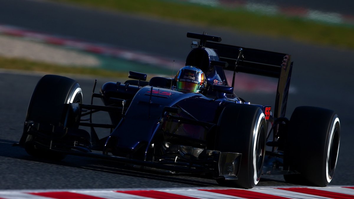 Carlos Sainz s novým vozem Toro Rosso STR11 - Ferrari