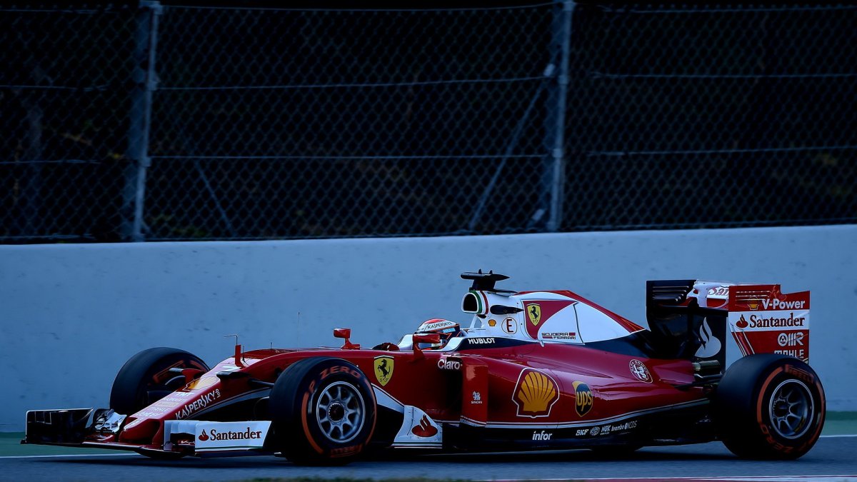 Kimi Räikkönen s novým vozem Ferrari SF16-H