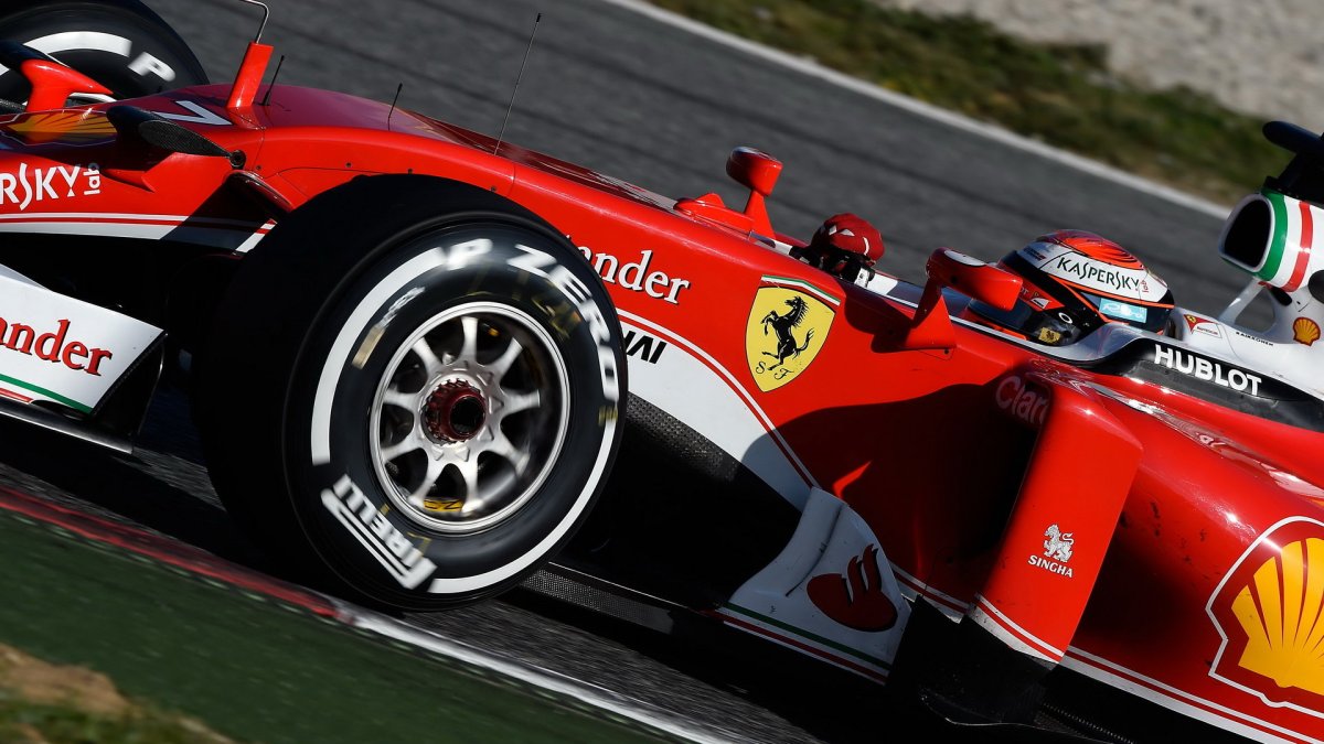 Kimi Räikkönen s novým vozem Ferrari SF16-H