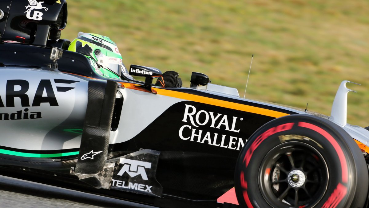 Nico Hülkenberg s novým vozem Force India VJM09 - Mercedes