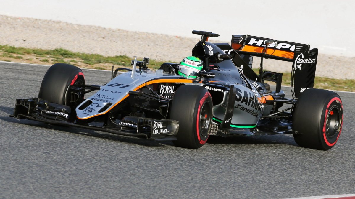 Nico Hülkenberg s novým vozem Force India VJM09 - Mercedes