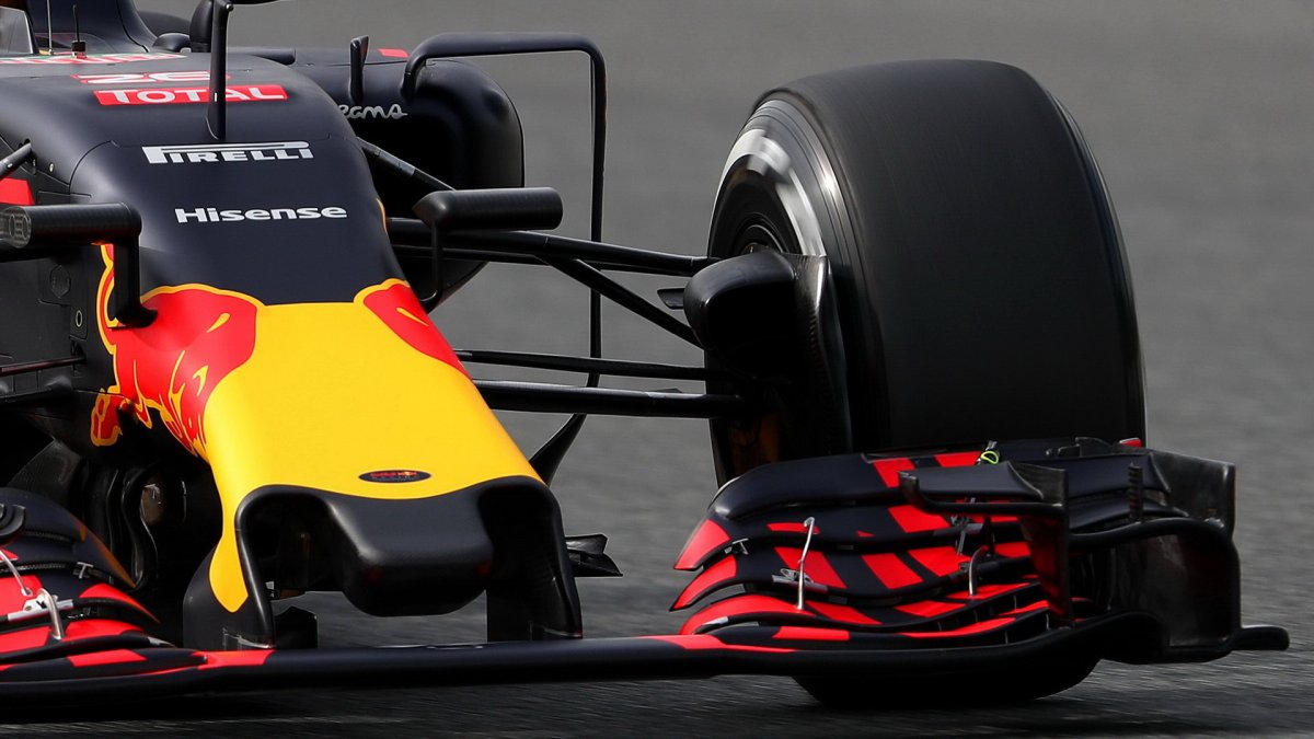 Přední křídlo vozu Red Bull RB12 - Renault