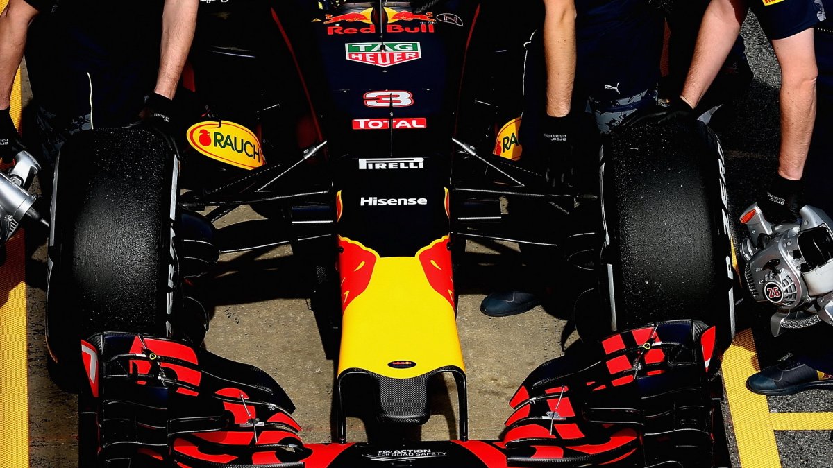 Přední křídlo vozu Red Bull RB12 - Renault