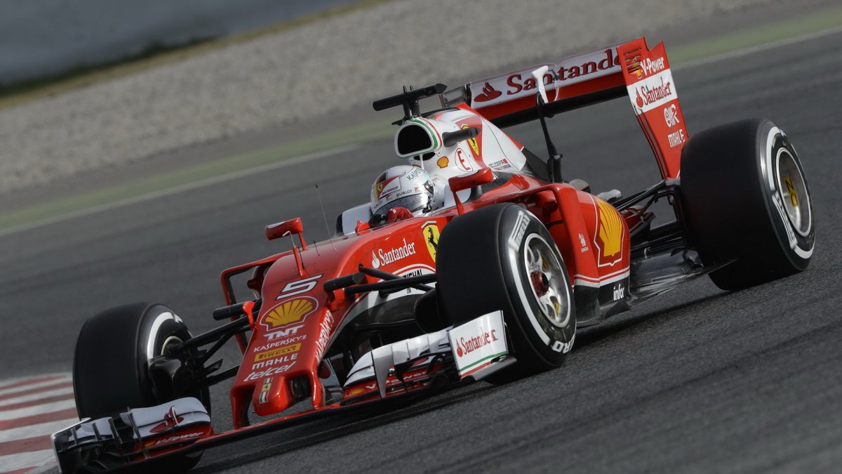 Sebastian Vettel s vozem Ferrari SF16-H