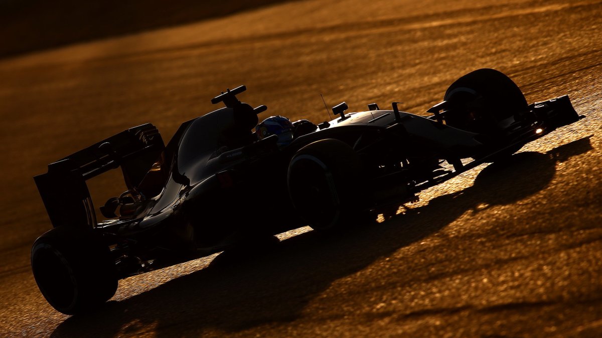 Max Verstappen s novým vozem Toro Rosso STR11 - Ferrari