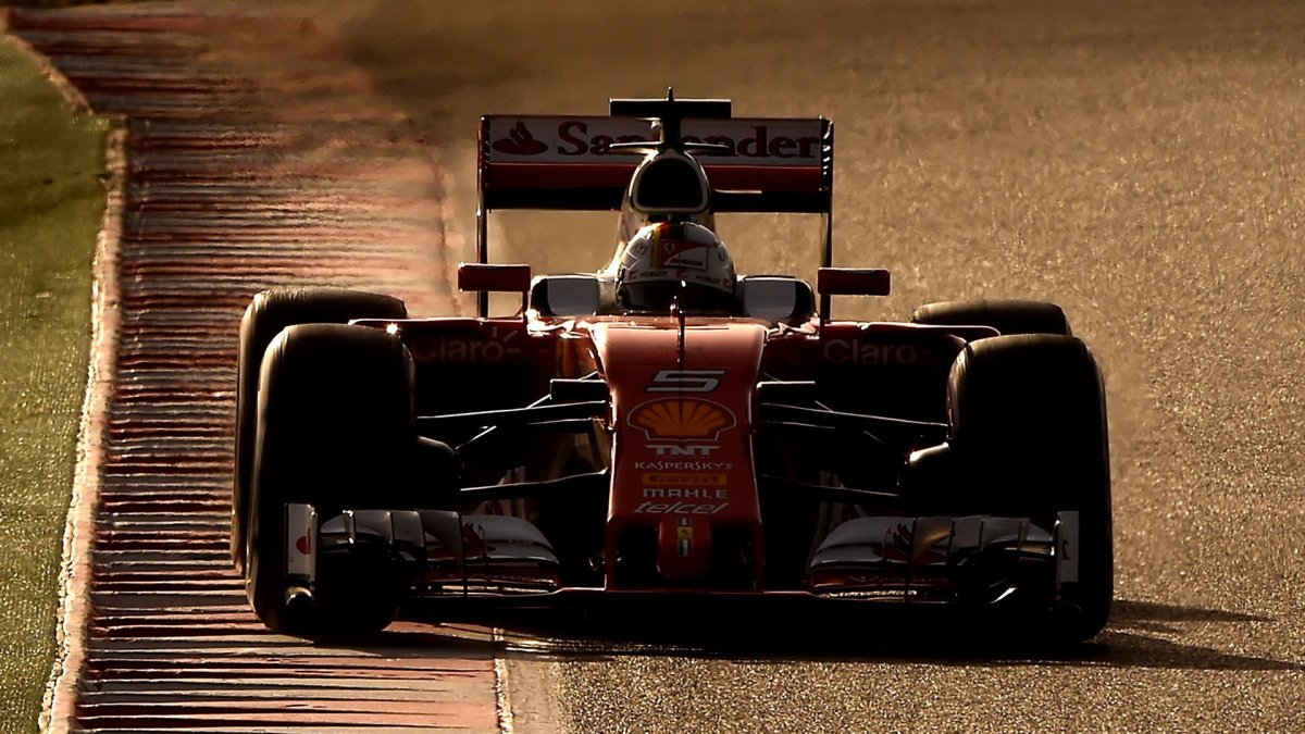 Sebastian Vettel s vozem Ferrari SF16-H
