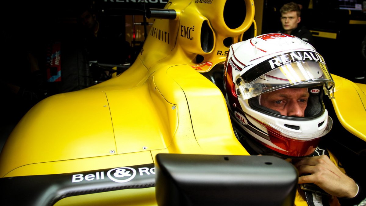 Kevin Magnussen v závodě v Číně