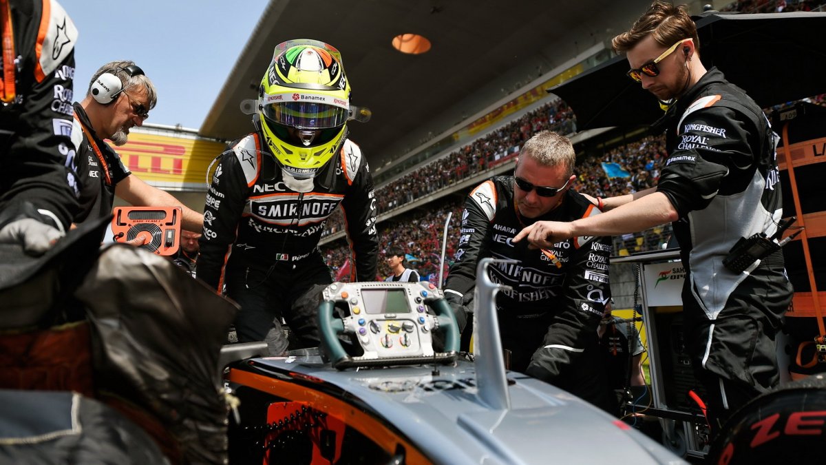 Sergio Pérez před závodem v Číně