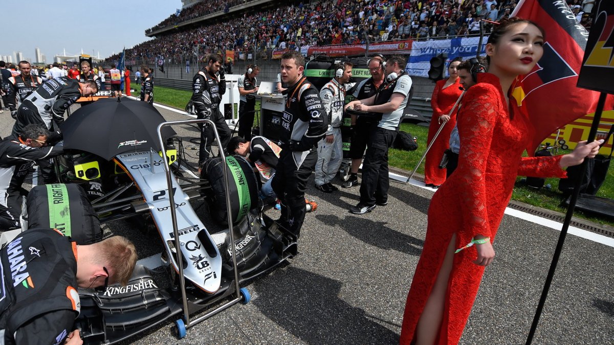 Force India před závodem v Číně