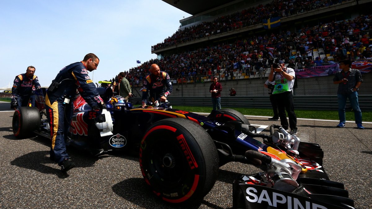 Carlos Sainz před závodem v Číně