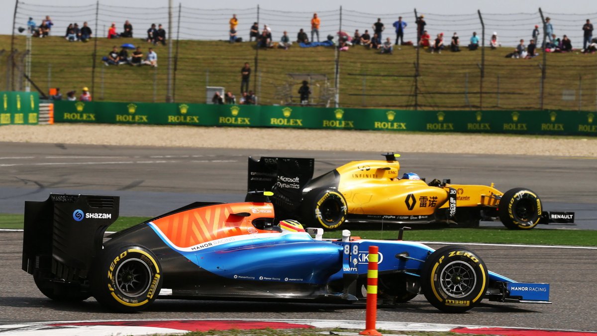 Rio Harjanto a Jolyon Palmer v závodě v Číně