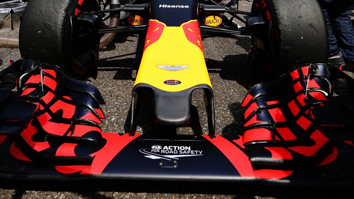 Přední křídlo vozu Red Bull RB12 - Renault v Číně