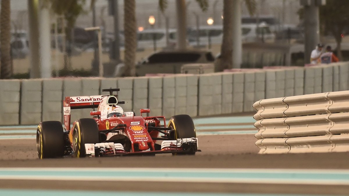 Sebastian Vettel v závodě Abú Zabí