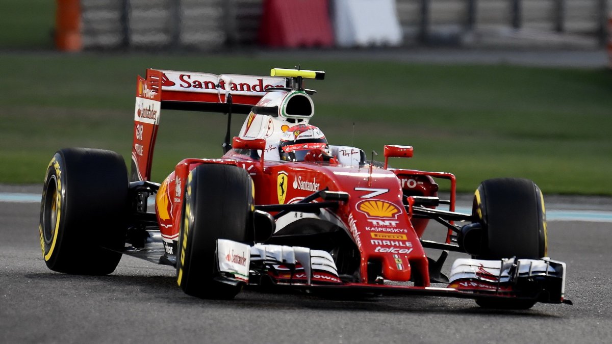 Kimi Räikkönen v závodě Abú Zabí