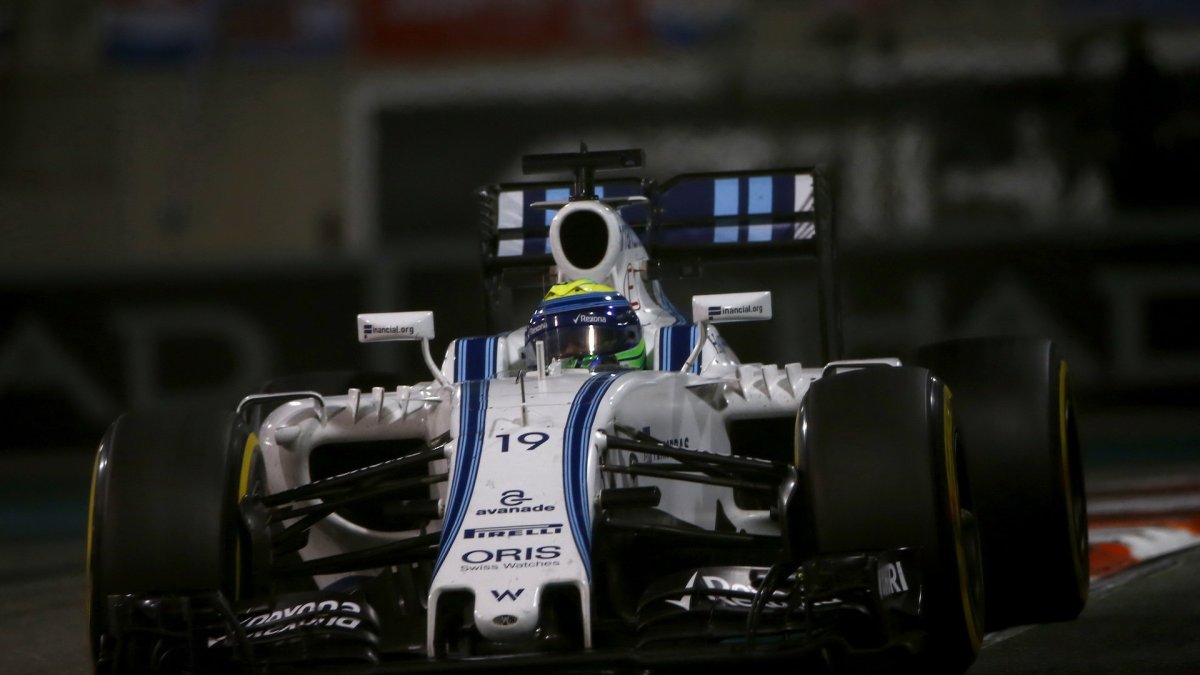 Felipe Massa v závodě v Abú Zabí