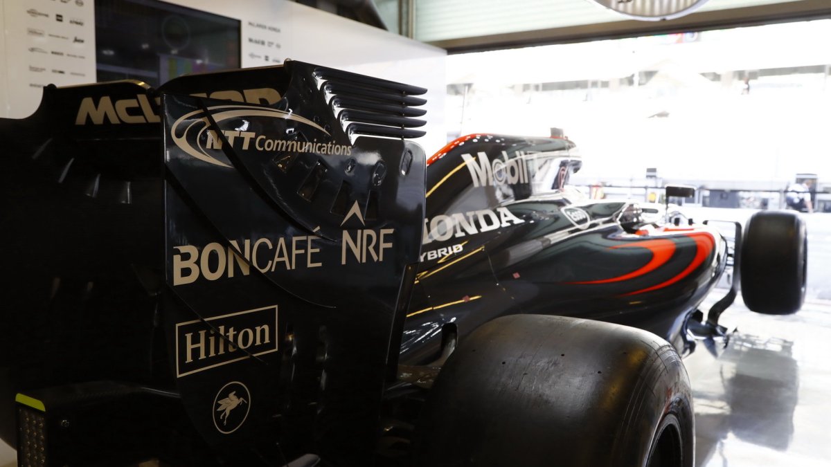 McLaren MP4-31 Honda v Abú Zabí