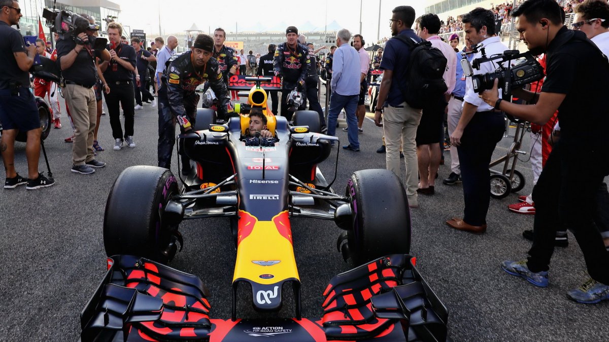 Daniel Ricciardo před závodem v Abú Zabí